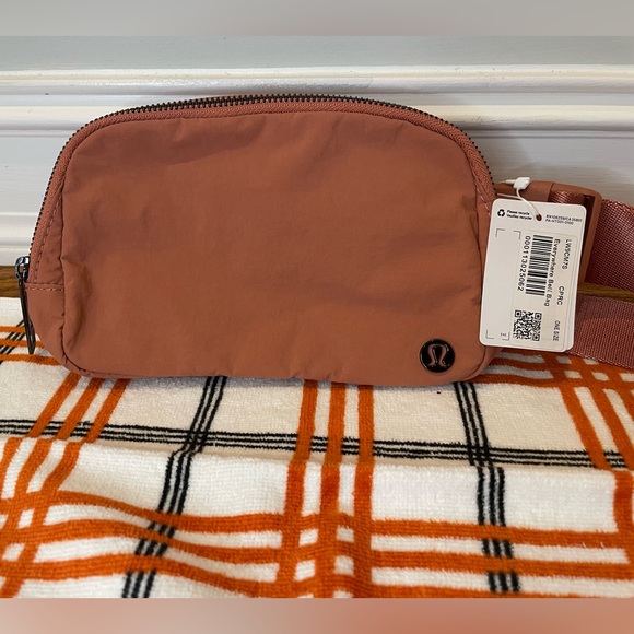 Lululemon Belt Bag Ancient Copper 1L NWT - Picture 3 of 7